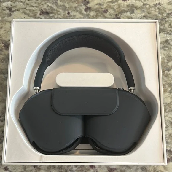 Apple Over-Ear Headphones - AirPod Max